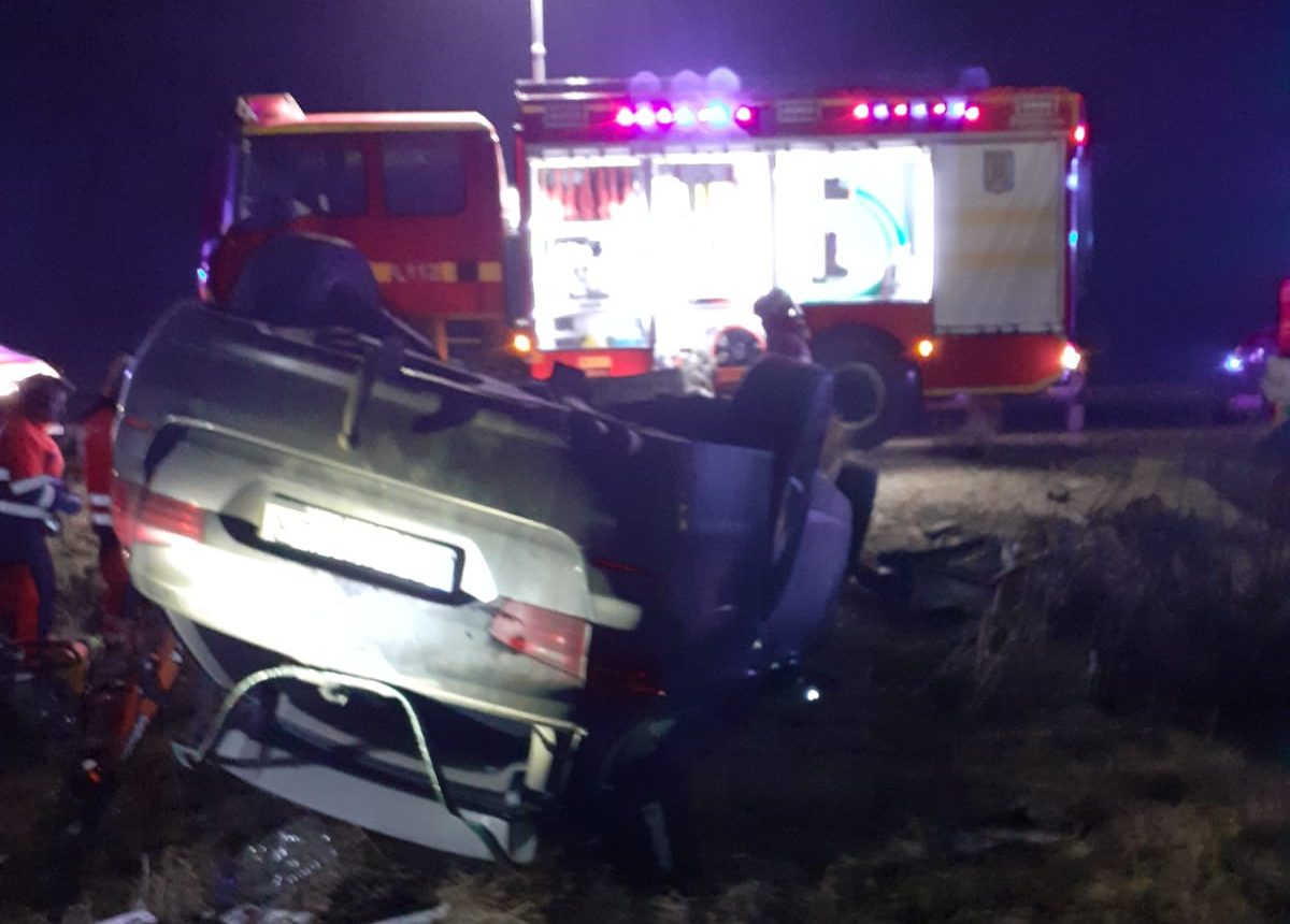 Intervenție dificilă a medicilor clujeni la un accident de la Gherla! Din păcate șoferul a murit