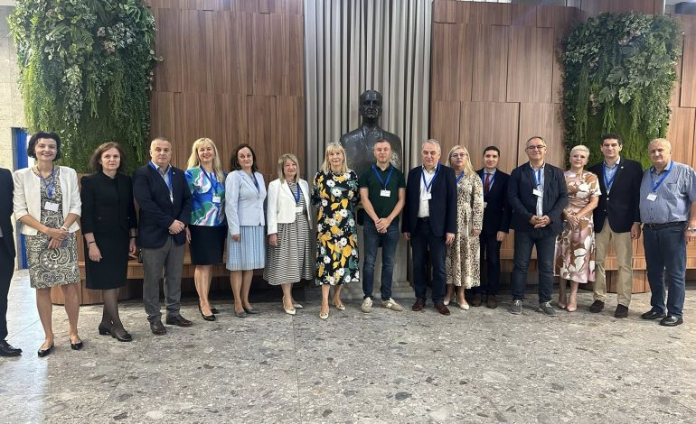 Admitere UMF Cluj 2025 / Rezultate – Explozie de medii mari la UMF Cluj! Tinerii cei mai buni aleg medicina