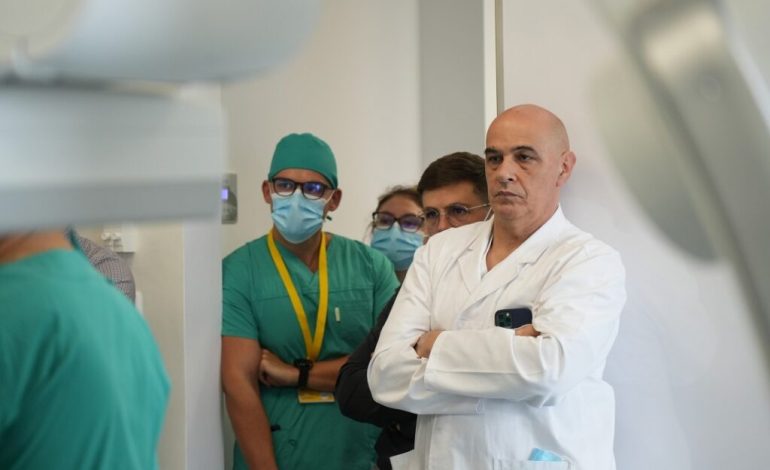 ”Dacă vine un pacient care are 1% șanse să supraviețuiască, îl operați? Jucați șansa asta?” – Ce a răspuns faimosul medic Ștefan Florian