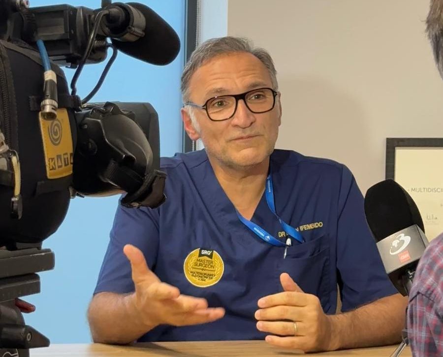 Un adevărat ”înger” salvator! Operaţii robotice de vârf la Cluj. Echipa doctorului Horace Roman salvează două paciente pro bono