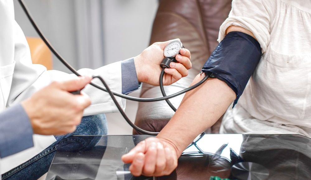 Cât câștigă un cardiolog de renume din Cluj. Veniturile se pot ridica până la 115 salarii minime pe economie