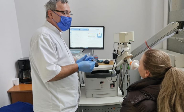 Ce este spirometria și de ce este esențială pentru depistarea bolilor pulmonare. Medicii clujeni recomandă testarea periodică