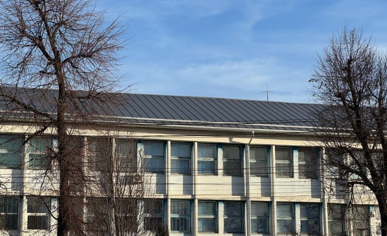 Acoperișul fostei Policlinici din Huedin a fost înlocuit!