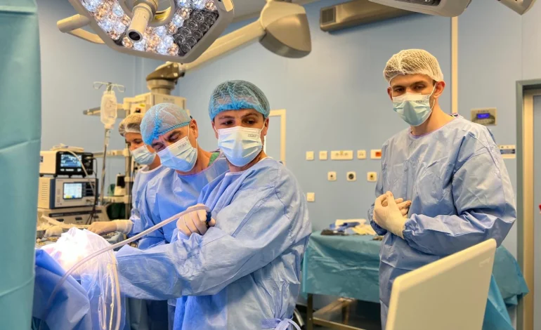 Neurochirurgul clujean care spune adevărul dur despre sistem. Medicii nu pleacă din România din cauza salariilor: „E trist, ajungi rezident și ești privit ca cel mai de jos”