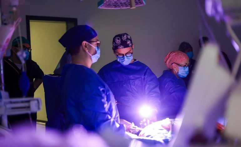 Guvernul Bolojan vrea să taie cu 10% salariile în sănătate! Medic urolog clujean, mesaj emoționant: „Un pacient nu este niciodată un caz, ci un om/Cer respect și soluții reale”