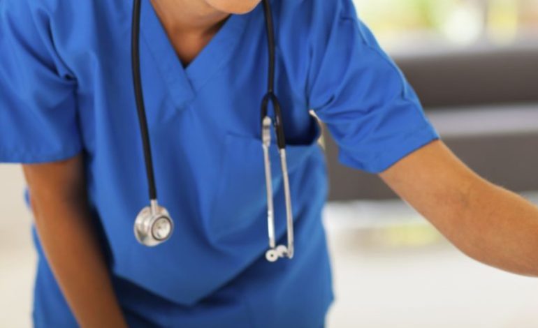 Asistentă medicală din Gherla, agresată de un pacient scăpat total de sub control! Bărbatul fusese adus de SMURD