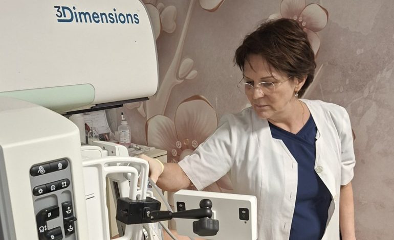 Premieră la Institutul Oncologic Cluj-Napoca: Prima biopsie mamară ghidată CEM, realizată de Dr. Lisencu Carmen
